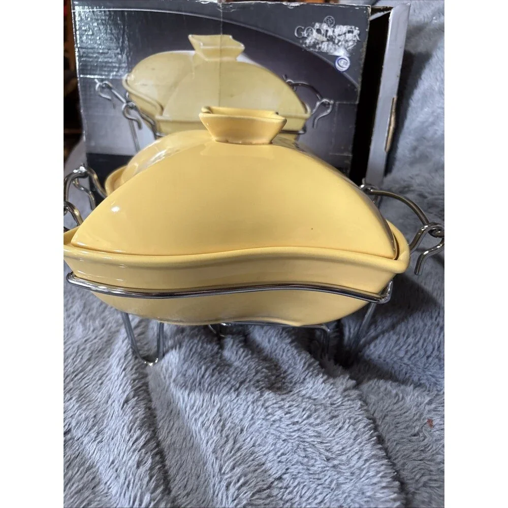 Godinger Sienna 1 Qt Buttercup Yellow Flower Shape Chafing Dish w/ Lid New Open